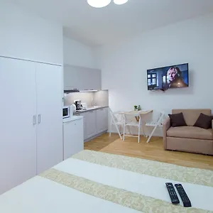 https://modern-apartment-pricna-4.praguehotelsweb.com